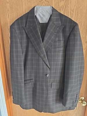 Gorgeous Men's 100% Wool 3 Piece Tiglio Rosso Suit - Image 1 of 4