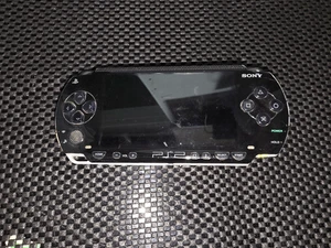 PSP PlayStation Portable Handheld System Konsole (Ersatzteile / funktioniert nicht) 2001 - Bild 1 von 3
