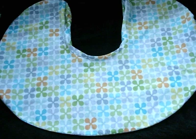 Funda Boppy Verde Blanco Gris Naranja Estampado Turquesa  Foto 1 de 4