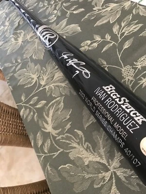 Iván Rodríguez #7 “Big Stick” Modelo Profesional 2003 Campeones Serie Mundial  Foto 1 de 4