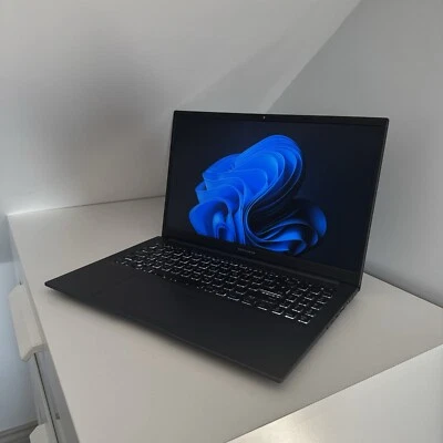 ASUS Vivobook Pro 15,6 pulgadas R7 16 GB 512 GB AMD Ryzen 7 RTX 3050 Ti - ¡¡¡500 £ de descuento!!!!  Foto 1 de 4