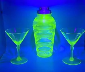 VTG Uranium Green Depression Glass Cocktail SET Martini Shaker & Glasses - Picture 1 of 16