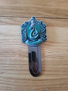 Harry Potter Slytherin Crest Bookmark The Wizarding World Of Harry Potter - Picture 1 of 2