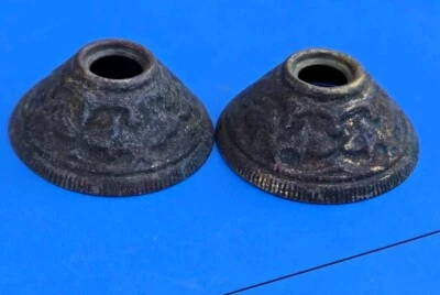 古董压黄铜奖章柜背板 19 世纪 Eastlake 维多利亚 — 第 1/4 张图片