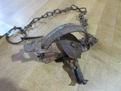 Vintage Oneida Community 1 1/2 Jump Figure 8 chain Spike Underspring  (sh) - Image 1 of 4