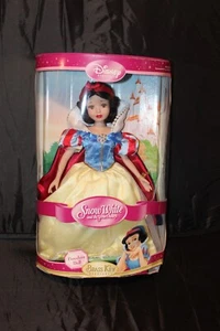 2005 Disney Princess Brass Key Snow White And The Seven Dwarfs Porcelain Doll - Picture 1 of 13