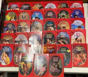 Lot of 33 Silhouette Desire Romance Novels Paperback Books 1980 Various Authors - Bild 1 von 5