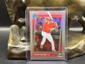 2021 Donruss Optic #37 Rookie Dylan Carlson Holo St. Louis Cardinals - Picture 1 of 2