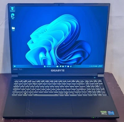 Portátil GIGABYTE G6 KF 16" FHD+ 165Hz (Core i7-13620H, 32GB/1TB SSD, RTX 4060) Foto 1 de 4