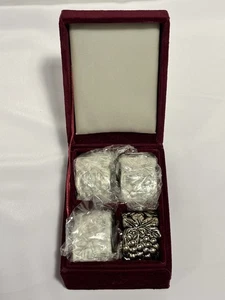 Lotto 4 anelli tovaglioli Godinger Silver Art Co grappoli d'uva in scatola - Foto 1 di 13