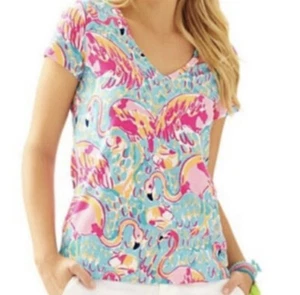 EUC Lilly Pulitzer Flamingo TOP WOMEN’S Peel N Eat V-Neck Shirt Small S - Picture 1 of 5