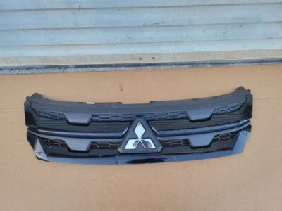 2020 2021 2022 2023 三菱 Outlander 运动原始设备制造商前保险杠格栅烤架 — 第 1/4 张图片