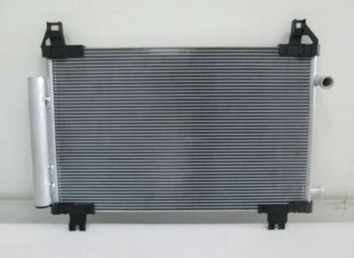 Conjunto de condensador de CA TYC 30048 para Toyota Yaris Hatchback del modelo 5-15 2015-2017 Foto 1 de 2