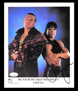 FOTO PROMOCIONAL ORIGINAL FIRMADA 8X10 WWE TRIPLE H Y CHYNA P-407 CON CERTIFICADO DE AUTENTICIDAD JSA LOA - Imagen 1 de 3