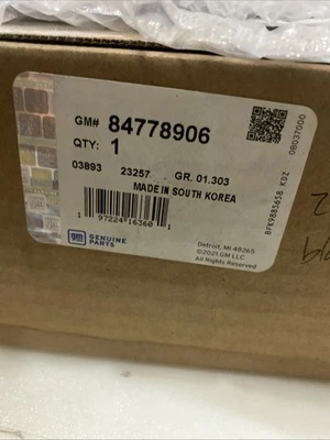 Paquete emblema pajarita delantera OEM NUEVO Chevrolet Silverado 2500 HD 3500 HD 84778906 Foto 1 de 2