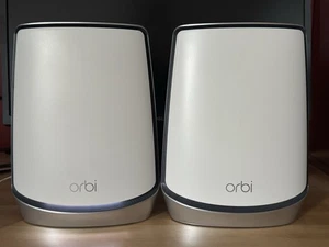 NETGEAR Orbi Tri-band Mesh WiFi 6 System RBK852 AX6000 – Router z satelitą - Zdjęcie 1 z 4
