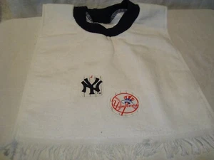 New York Yankees MLB Baseball Handmade/Tea Towel Children's/Baby Bib NEW - Picture 1 of 3