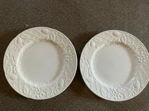 Juego de 2 platos de ensalada blanca de campo inglés Mikasa 8,25" NUEVO ESTADO - Imagen 1 de 4