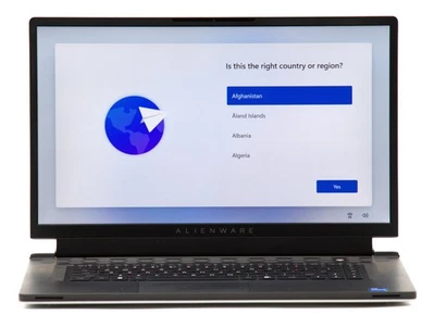 Alienware X17 R2 - FHD - i7-12700H - 32GB RAM - RTX 3070Ti - 1TB SSD - Lunar - Image 1 of 4