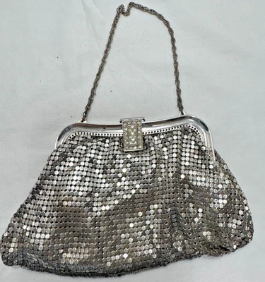 Antiguo bolso monedero vintage Art Deco Whiting & Davis de malla plateada Foto 1 de 4