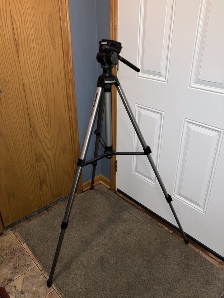 Cullmann 3230 Universal Photo Tripod 3 Way One Touch Pan Head Supports 7.7 lbs - Image 1 of 4