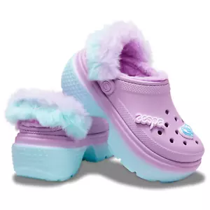 Crocs Aespa X Crocs Zoccolo Foderato Stomp Sandali Donna Viola Taglia 9 NUOVI - Foto 1 di 11