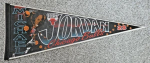 1990's - MICHAEL JORDAN - Chicago BULLS - Wincraft - 12x30 - Original PENNANT - Picture 1 of 6
