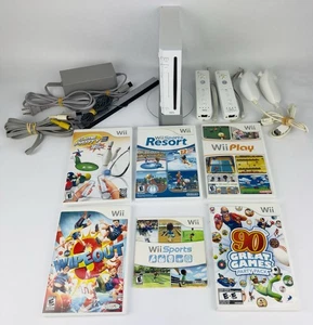 Consola Wii Familia Juego Paquete Wii Deportes y Resort + 4 Más Juegos de Fiesta! - Imagen 1 de 13