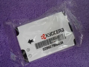 NUOVA BATTERIA PRODUTTORE DI APPARECCHIATURE ORIGINALI KYOCERA TXBAT10099 3,7v 900mAh PER KX16 KX13 CANDID - Foto 1 di 2
