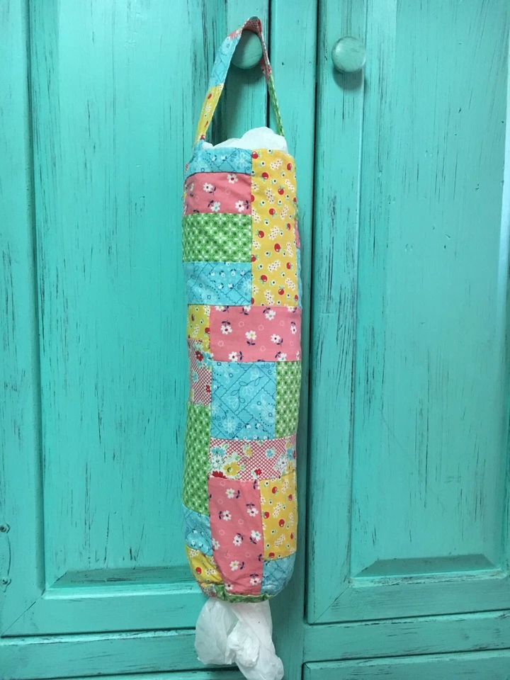 Soporte para bolsa de plástico de retazos de tela de reproducción vintage de los años 30 Farm Girl Foto 1 de 4