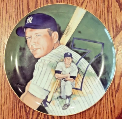 MICKEY MANTLE 1983 MARIGOLD COLLECTOR GOLD AUTOGRAPH "MICKEY" SERIES PLATE #526 - Image 1 of 3