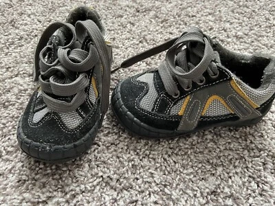 Zapatos de tenis para bebé niño 6 pulgadas pie talla 7 Foto 1 de 4