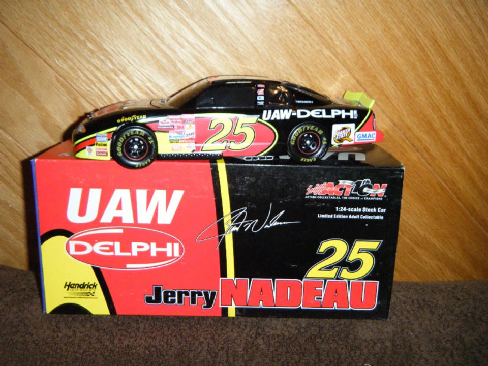 Nascar Jerry Nadeau 2002 #25 UAW Delphi escala 1:24 Foto 1 de 1