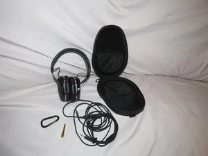 V-MODA Crossfade M-100 - Con cable - Auriculares sobre la oreja negros con estuche - Imagen 1 de 2