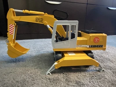 Bruder Toys Liebherr 912 Power Shovel Excavator Backhoe Digger Truck GERMANY - Image 1 of 4
