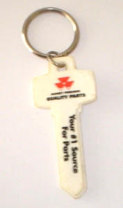 Vintage Massey Ferguson Tractor Parts Figural Key Cutzit Knife Keychain USA A67 - Imagen 1 de 4