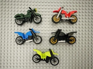 Lote De 5 Motocicletas Lego Aleatorias Con Ruedas Verde 6117841 Negro 6150542 - Imagen 1 de 6