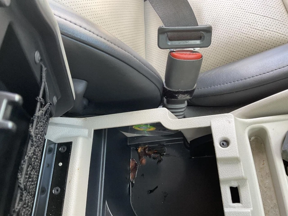 Seat Belt Front Bucket Seat Driver Buckle Fits 05-10 GRAND CHEROKEE 4802969 - Imagem 1 de 1