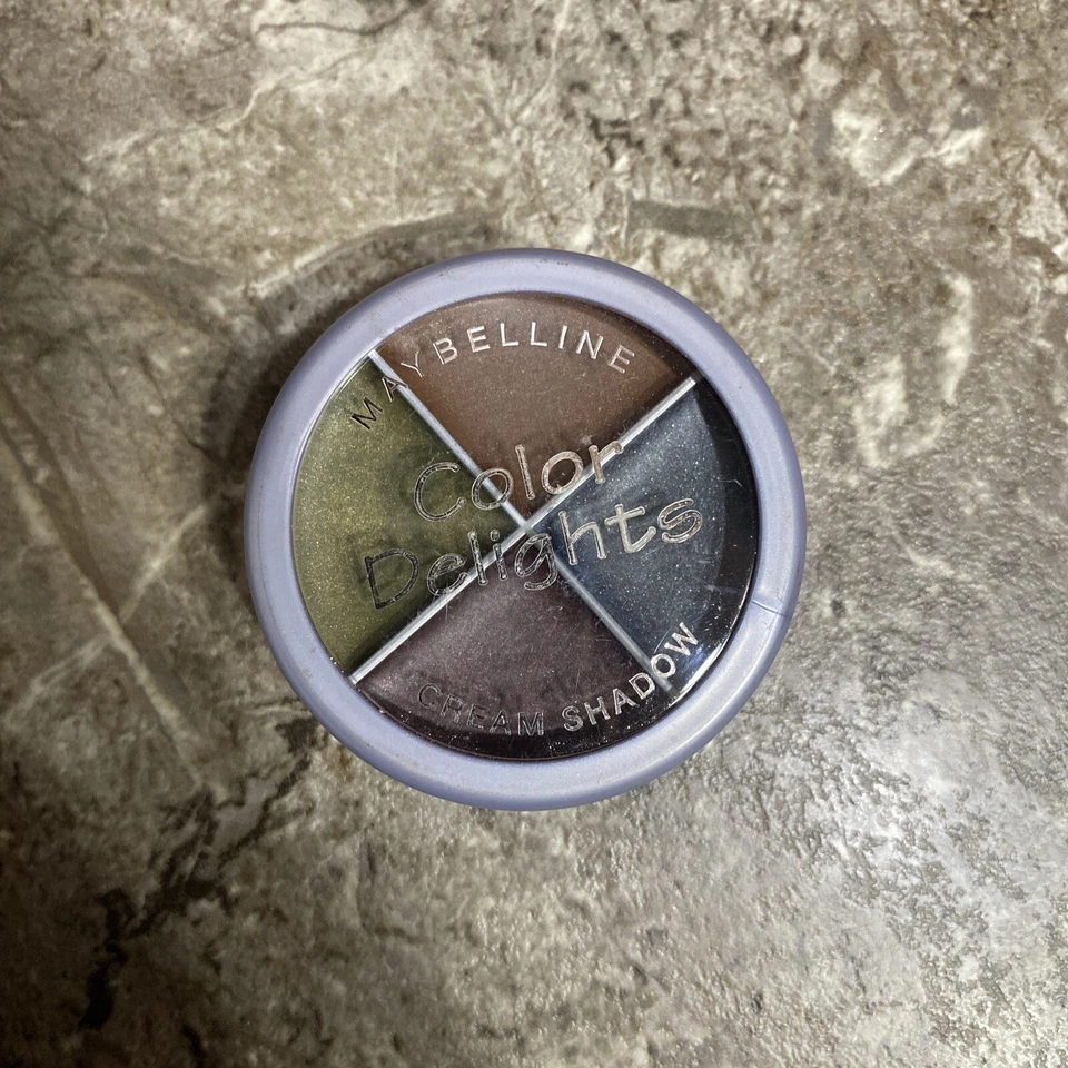 Maybelline Color Delights sombra crema ~ 110 drapeada en terciopelo ~ sombra de ojos cuádruple Foto 1 de 3