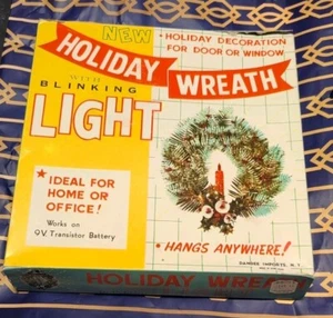 Vintage In Box Plastic Mistletoe Wreath W/ Blinking Light Candle Hong Kong 9Volt - Picture 1 of 24