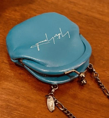 Monedero Yohji Yamamoto Discord en piel de oveja azul Foto 1 de 4