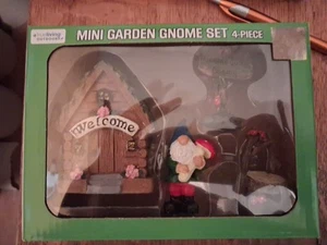 Nuevo Juego de Mini Hadas de Jardín Gnomo 4pk True Living  - Imagen 1 de 3