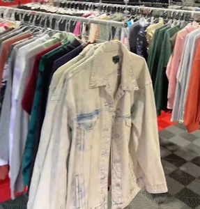 Summer Clearance: 50-Piece Women's Apparel Lot (NWT, Assorted Styles) - Picture 1 of 9