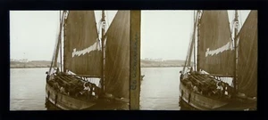 Bretagne.Concarneau.Bâteau.Boat.Personnages.Vue stereo verre 6x13.Stereo.1930. - Imagen 1 de 1