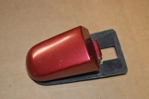 2005-09 CHEVY EQUINOX OEM DRIVER SIDE FRONT EXTERIOR DOOR HANDLE CAP END RED LH - Picture 1 of 3