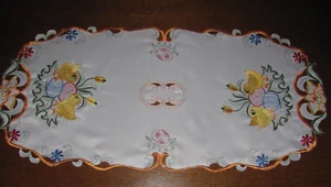 Schöne Osterdecke-Läufer-Stickerei-Küken-Ostereier-Blumen-Tischdecke-Neu - Bild 1 von 8