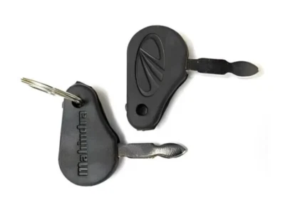 New Ignition Key with OEM Logo for Mahindra Tractor (Pack Off 2) (005555207R1) - Image 1 of 4