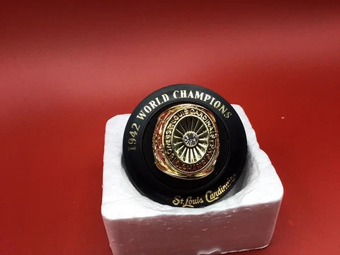 St. Louis Cardinals SGA Replica Ring 1942 Championship With Box Cover