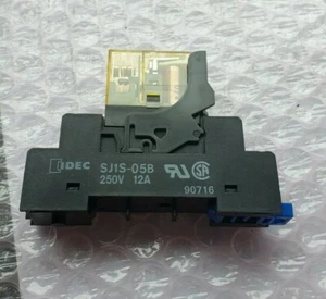 IDEC SJ1S-05B SOCKET W/ RJ1S-CLD24 RELAY (IN23S2) - Imagen 1 de 3