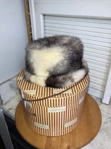 Vintage 1951 I. Magnin & Co Womens Black/White Fur Hat W/ Box San Francisco Oak - Picture 1 of 12